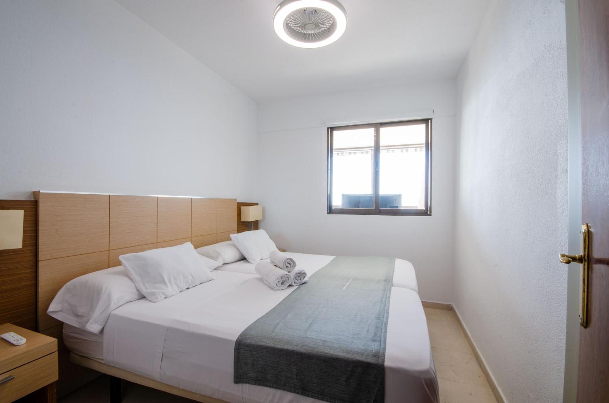 Gemelos 10 Levante Beach Бенидорм Екстериор снимка